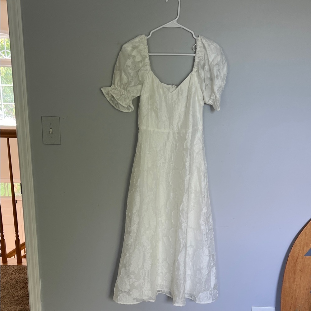 Chic White Long Sleeve Dress